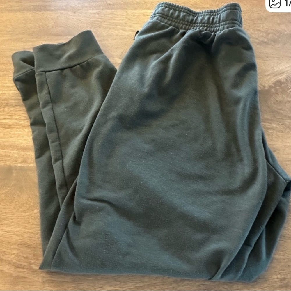 Eddie Bauer women’s sweatpants - Picture 4 of 8